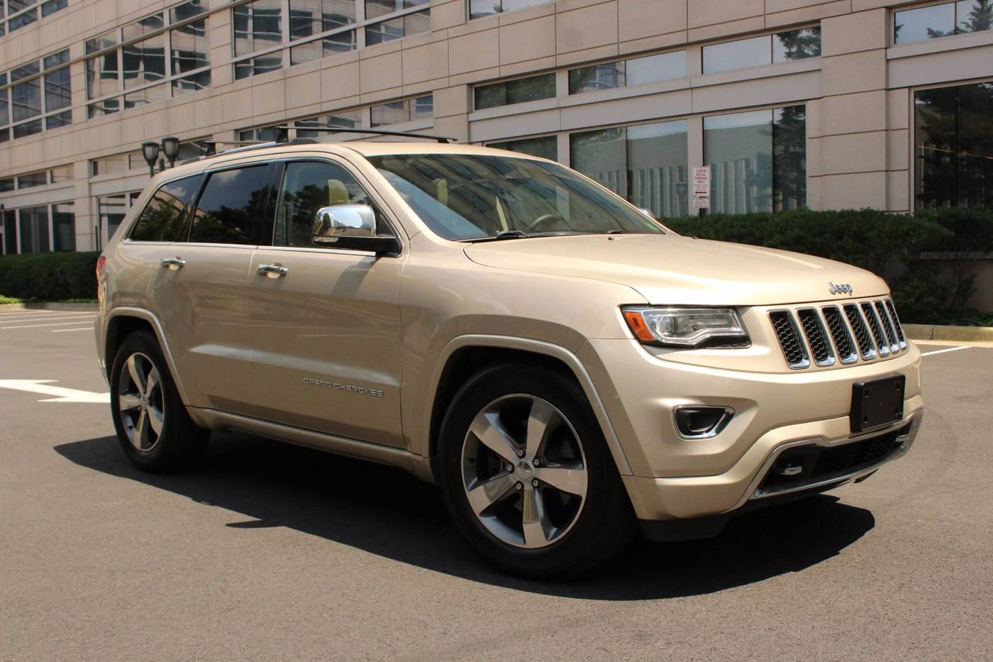 2014 Jeep Grand Cherokee Overland — SUV — 70,083 mi — Arlington, VA