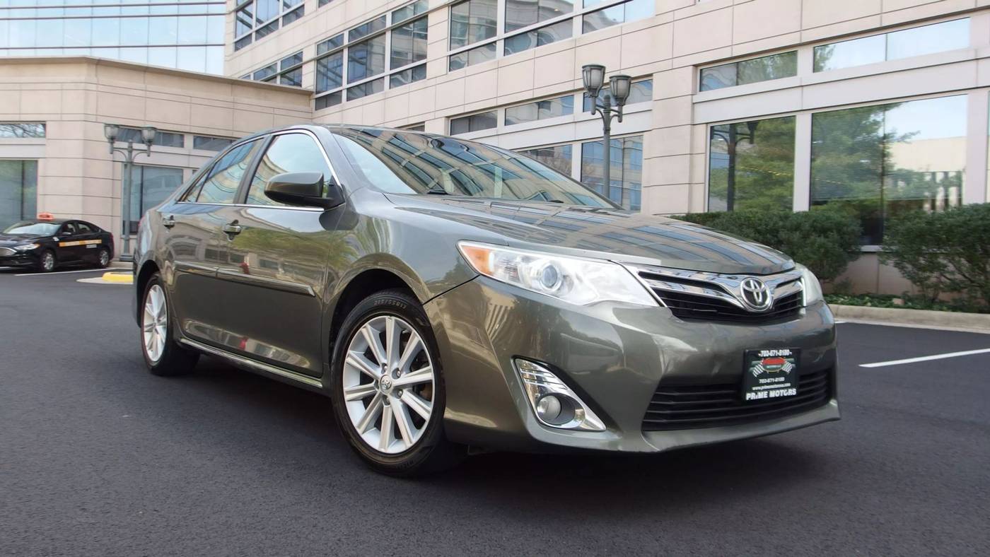 2013 Toyota Camry XLE — Sedan — 140,042 mi — Arlington, VA