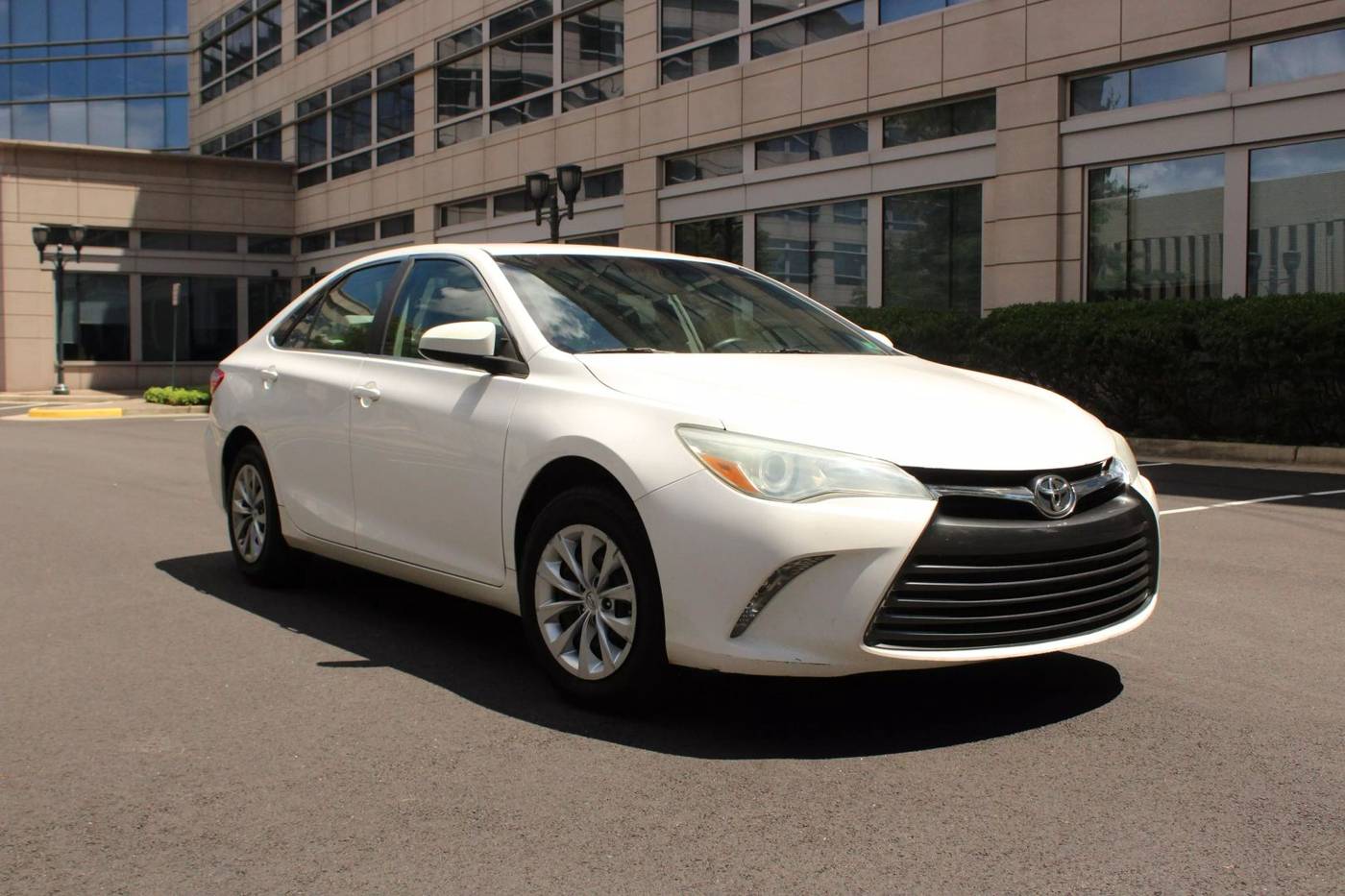2016 Toyota Camry LE — Sedan — 144,165 mi — Arlington, VA