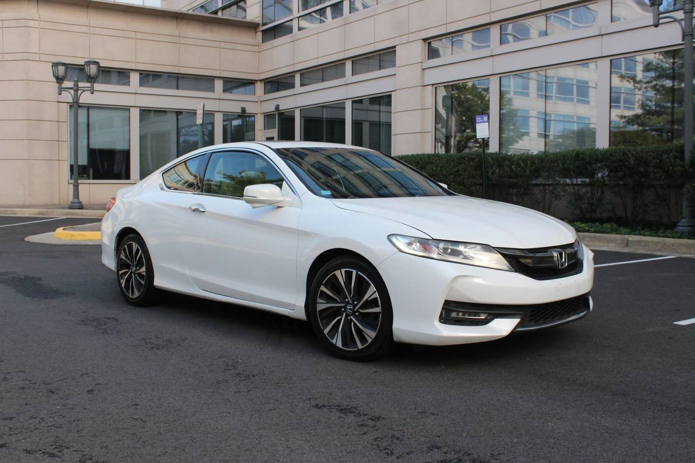 2017 Honda Accord EX — Coupe — 124,857 mi — Arlington, VA