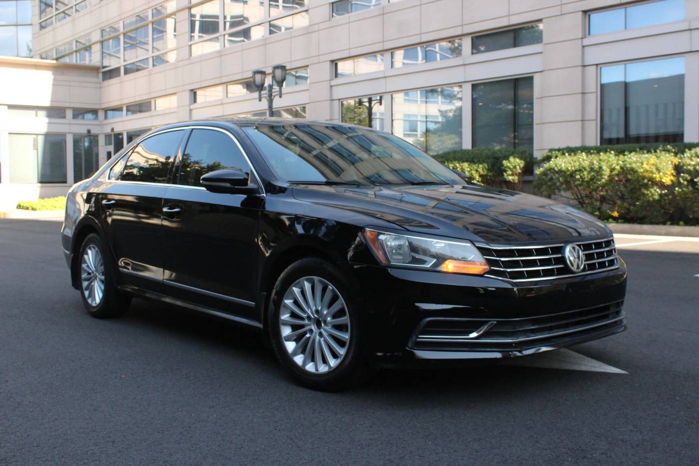 2016 Volkswagen Passat 1.8T SE — Sedan — 104,545 mi — Arlington, VA