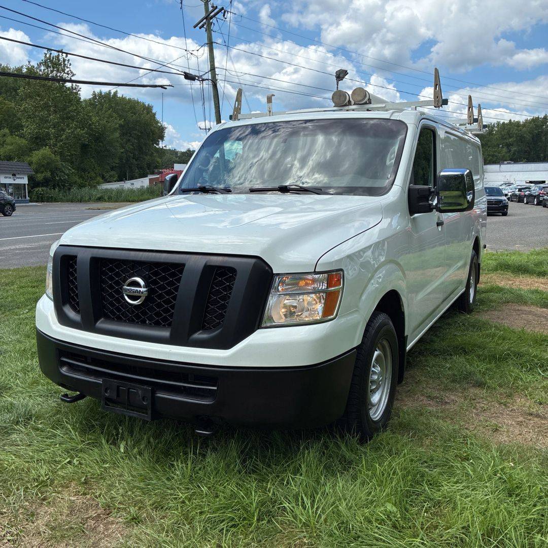 2017 Nissan NV Cargo NV3500 HD S — Cargo Van — 133,684 mi — Arlington, VA