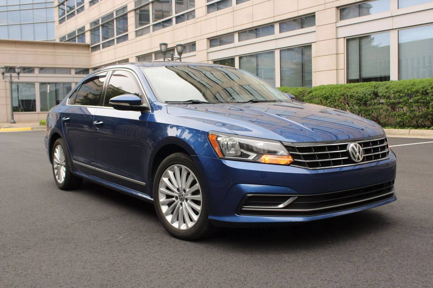 2017 Volkswagen Passat 1.8T SE — Sedan — 97,119 mi — Arlington, VA