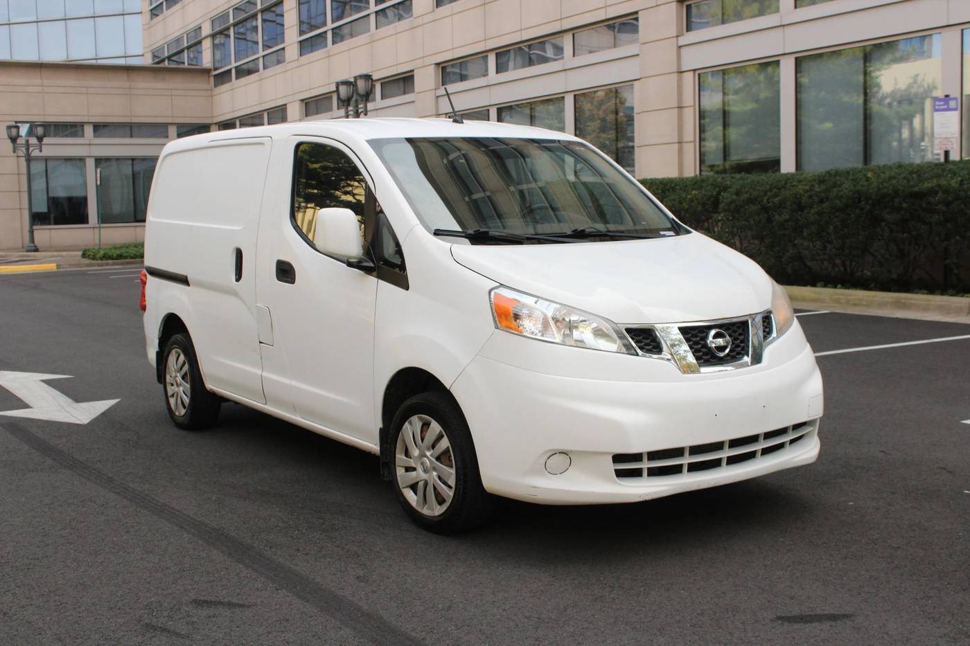 2017 Nissan NV200 Compact Cargo SV — Cargo Van — 141,802 mi — Arlington, VA