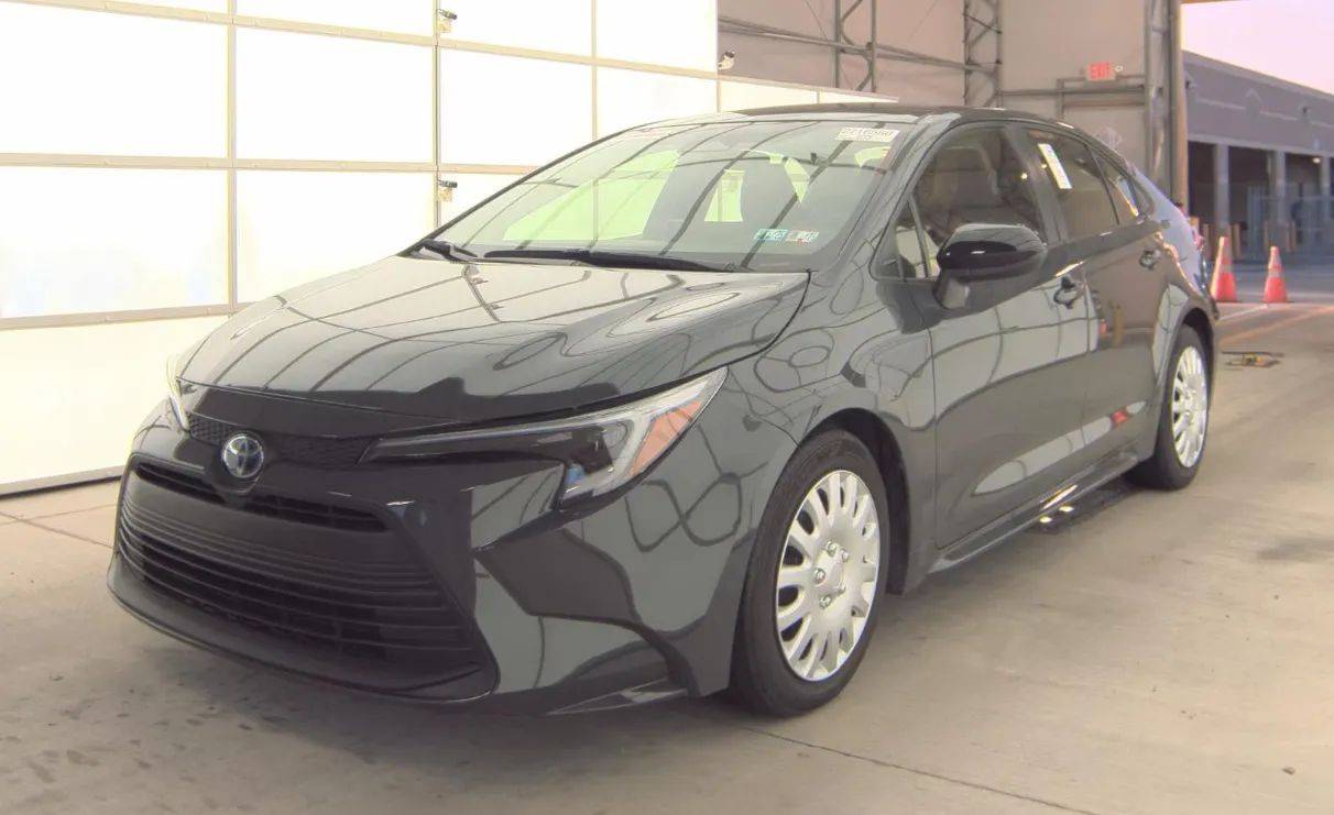 2023 Toyota Corolla Hybrid LE — Sedan — 52,636 mi — Arlington, VA