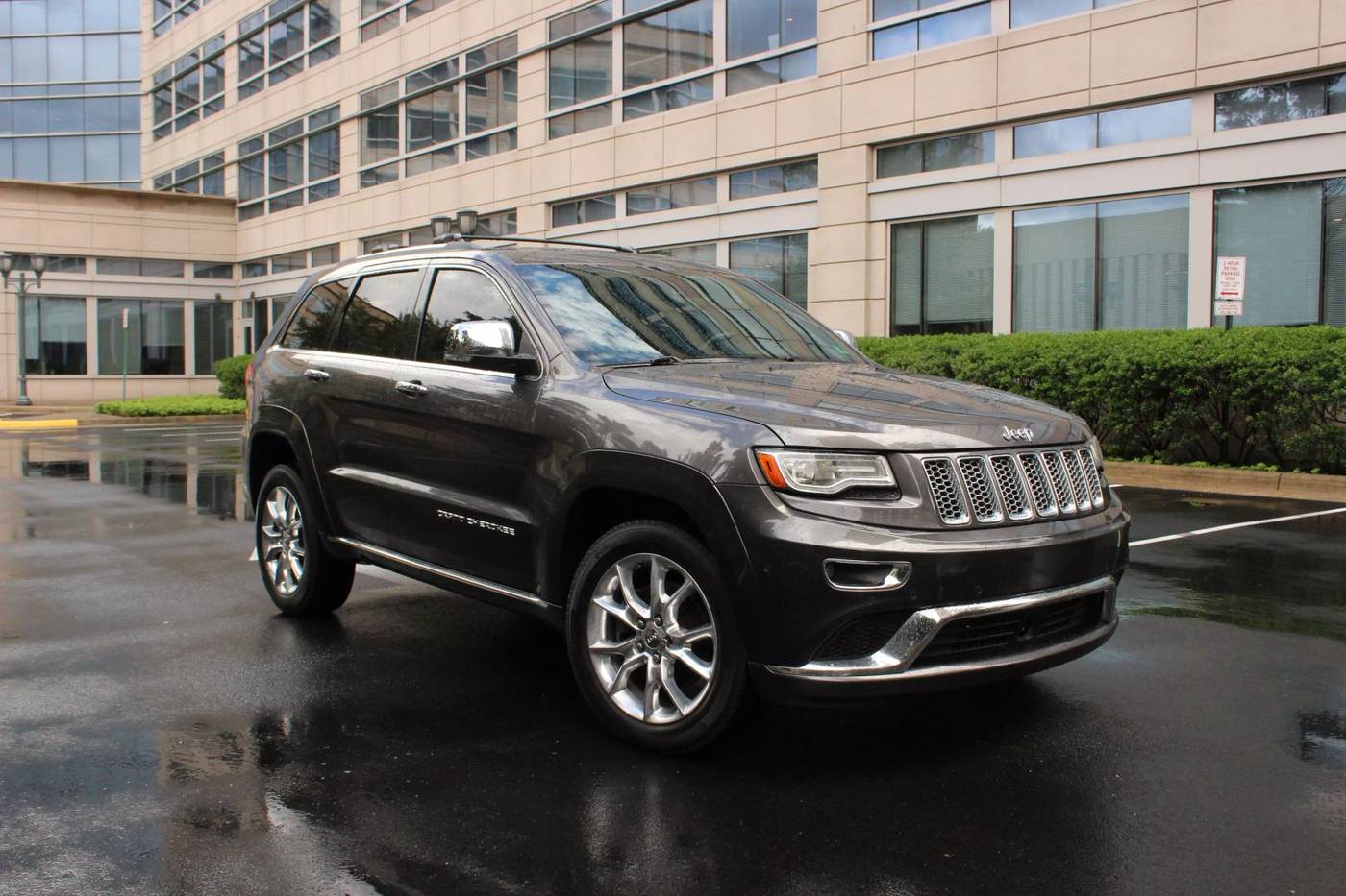 2014 Jeep Grand Cherokee Summit — SUV — 141,082 mi — Arlington, VA