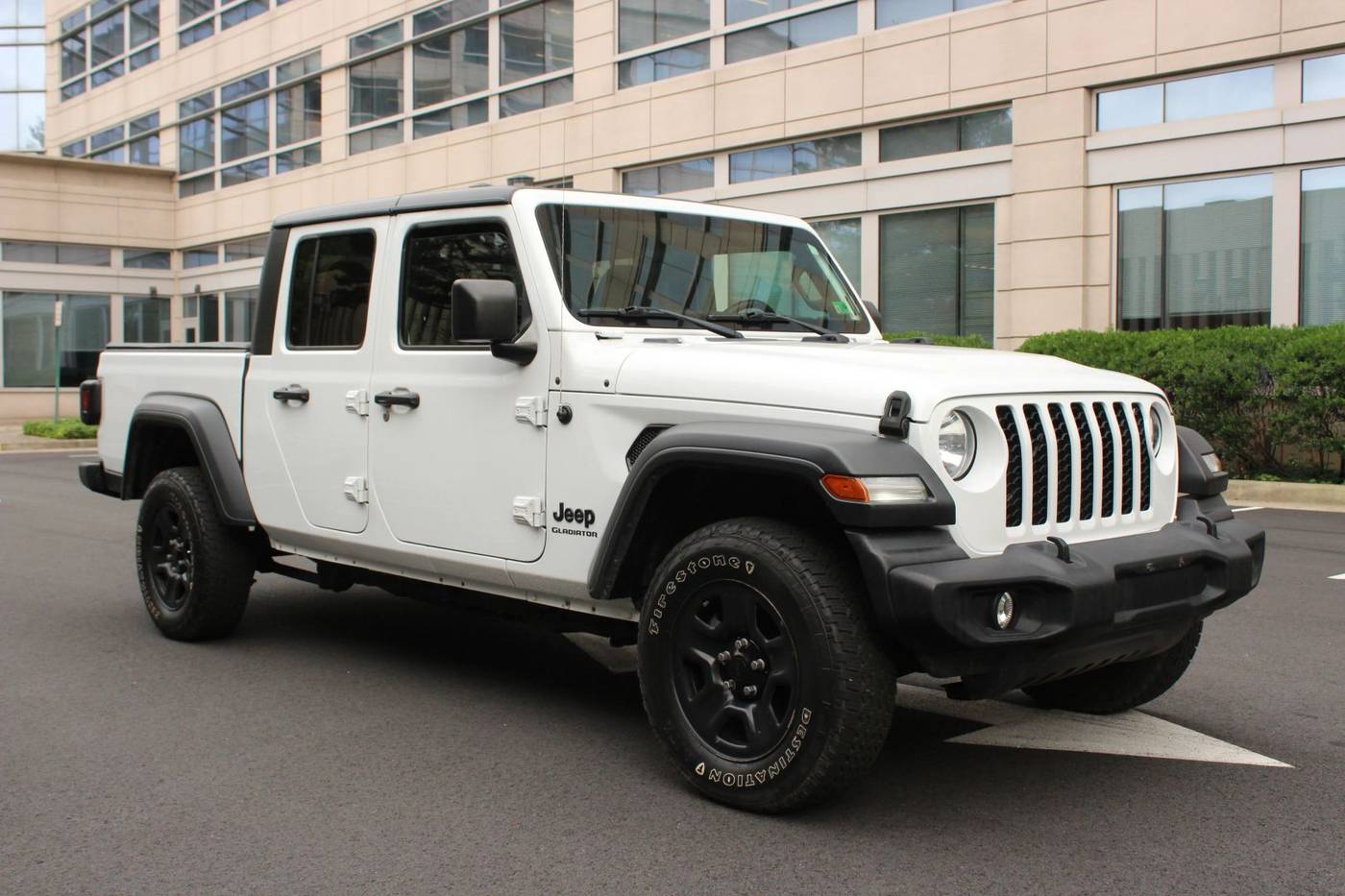 2021 Jeep Gladiator Sport — Pickup Truck — 117,936 mi — Arlington, VA
