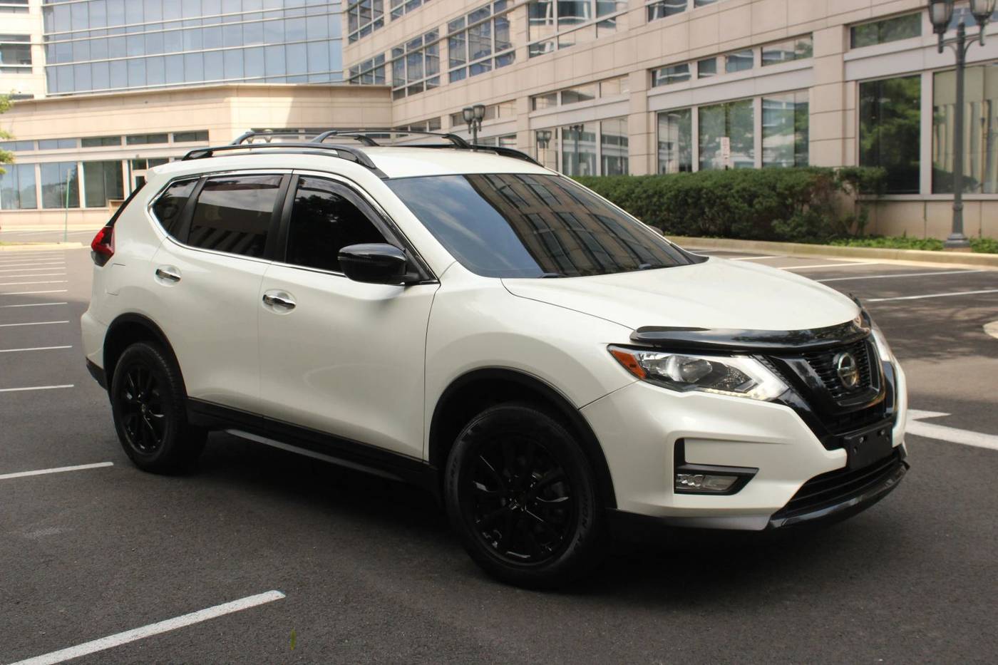 2018 Nissan Rogue SV — SUV — 113,024 mi — Arlington, VA