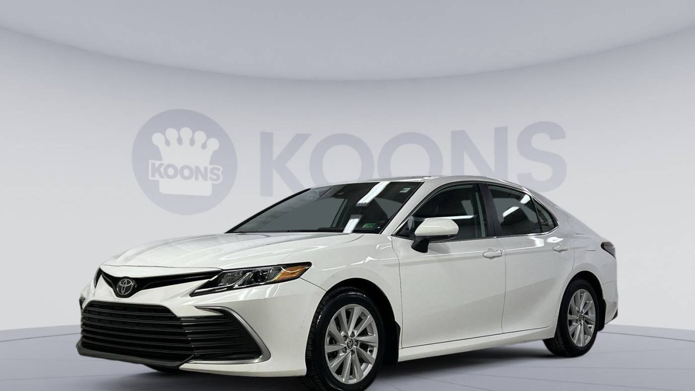 2022 Toyota Camry LE — Sedan — 58,778 mi — Arlington, VA