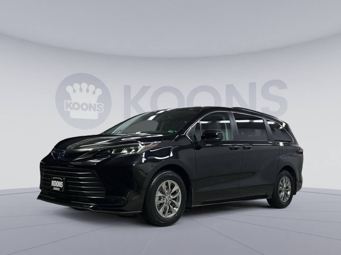 2022 Toyota Sienna LE — Minivan — 58,517 mi — Arlington, VA