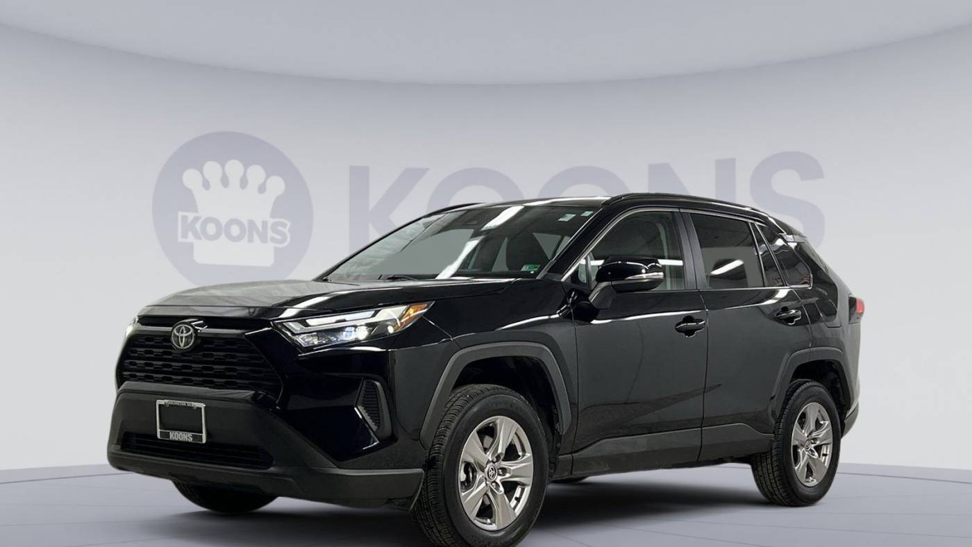2022 Toyota RAV4 XLE — SUV — 58,318 mi — Arlington, VA