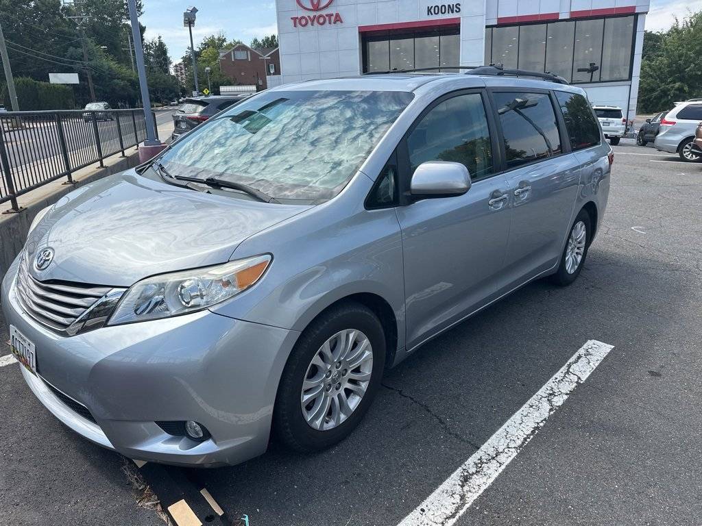 2015 Toyota Sienna XLE — Minivan — 108,406 mi — Arlington, VA