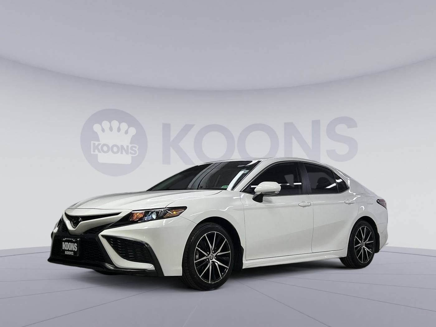 2023 Toyota Camry SE — Sedan — 21,726 mi — Arlington, VA