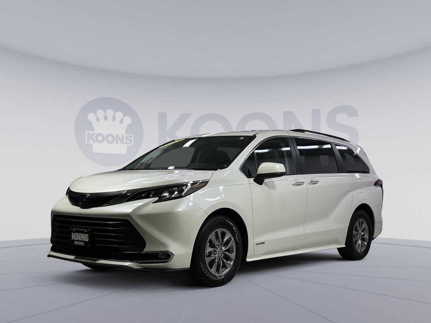 2021 Toyota Sienna XLE — Minivan — 139,049 mi — Arlington, VA