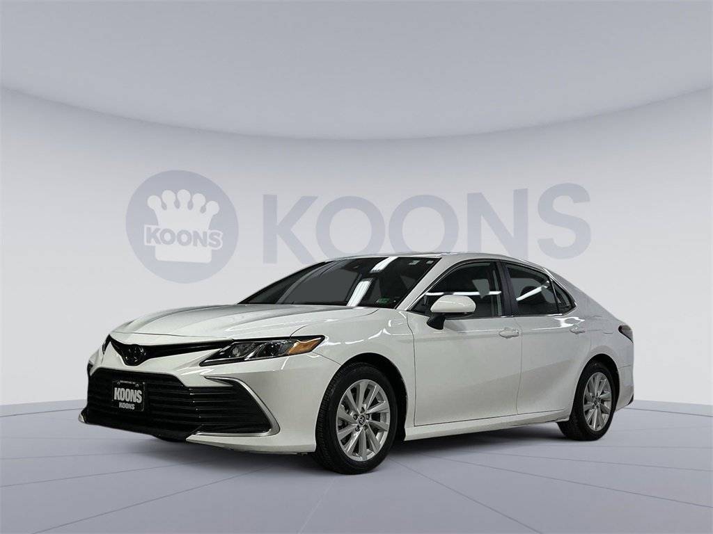2022 Toyota Camry LE — Sedan — 20,486 mi — Arlington, VA