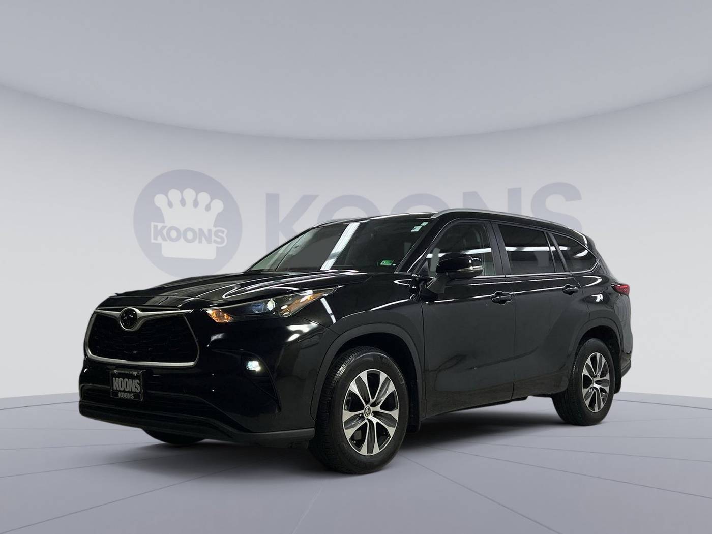 2023 Toyota Highlander XLE — SUV — 22,615 mi — Arlington, VA