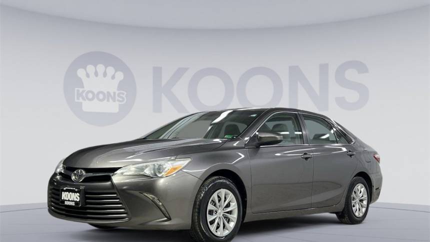 2015 Toyota Camry LE — Sedan — 143,638 mi — Arlington, VA
