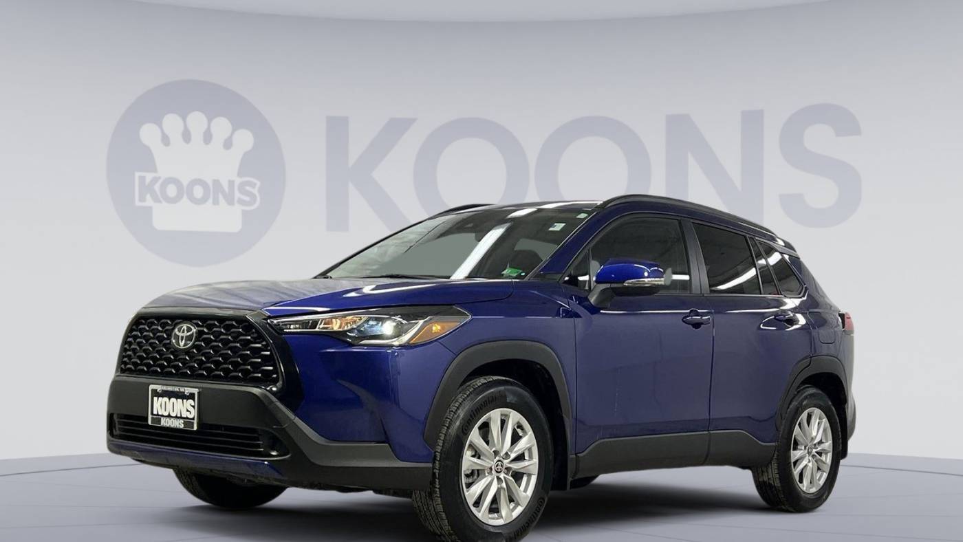 2022 Toyota Corolla Cross LE — SUV — 8,109 mi — Arlington, VA