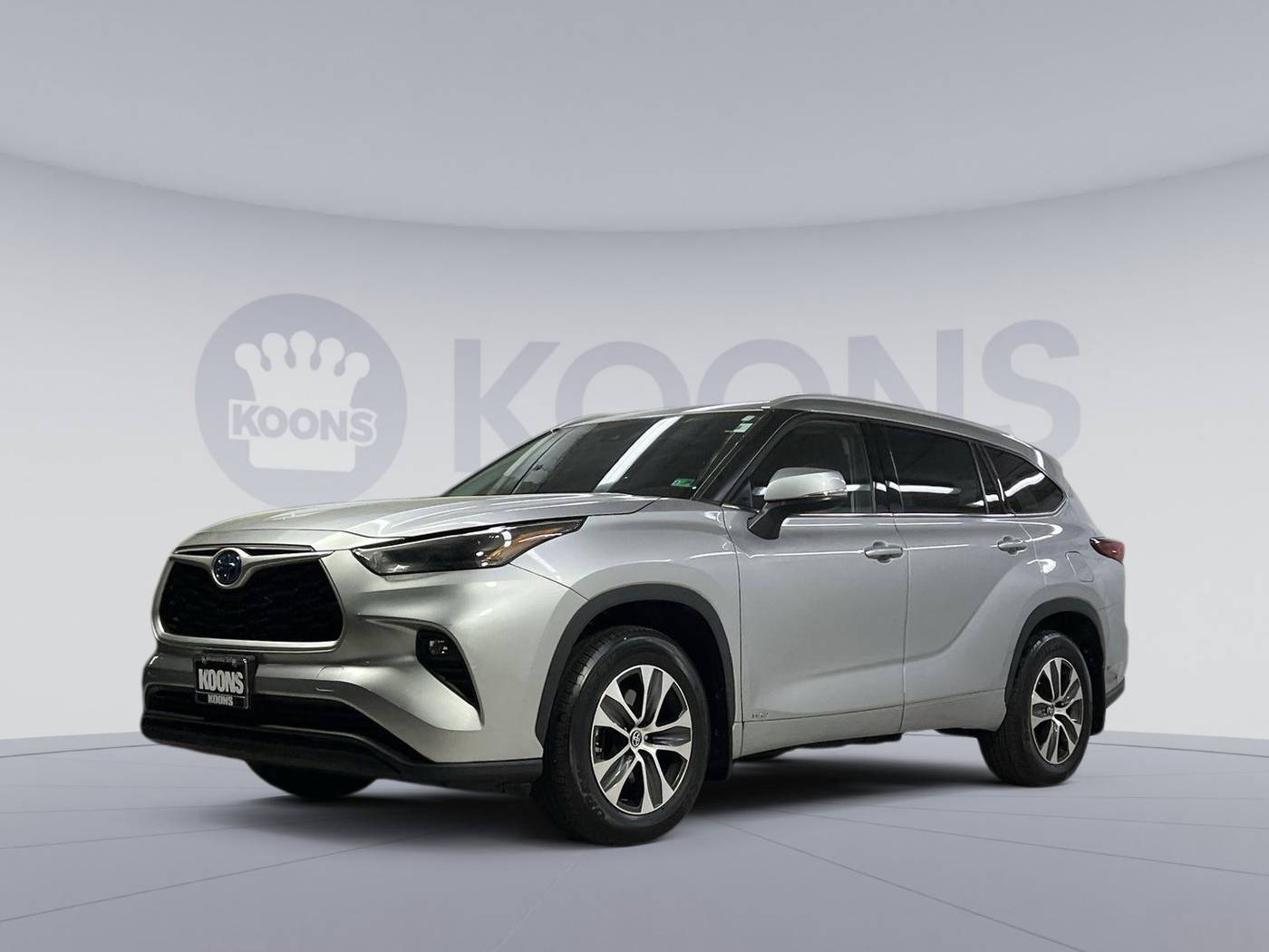 2022 Toyota Highlander Hybrid XLE — SUV — 16,538 mi — Arlington, VA