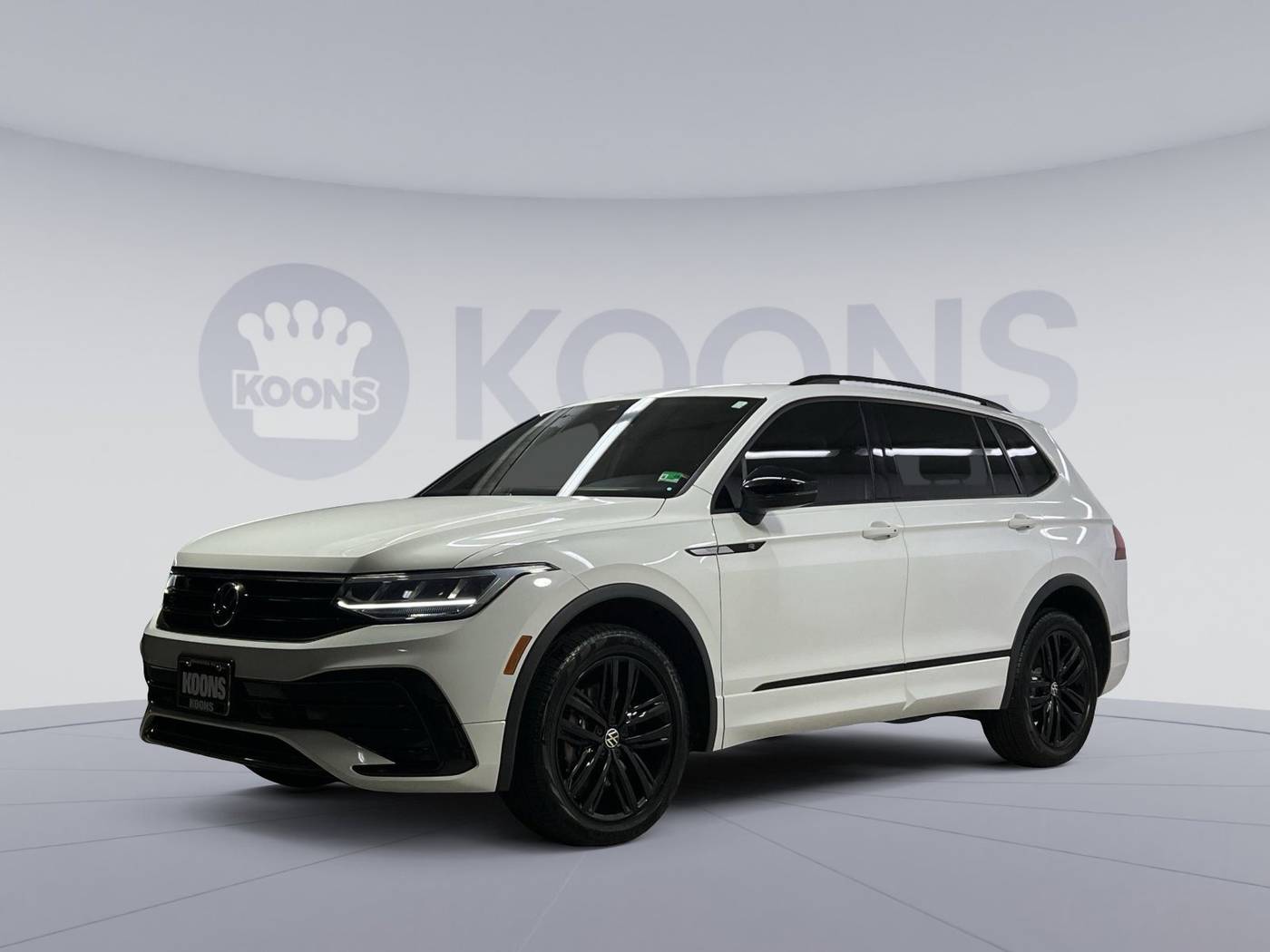 2022 Volkswagen Tiguan SE R-Line Black — SUV — 16,549 mi — Arlington, VA