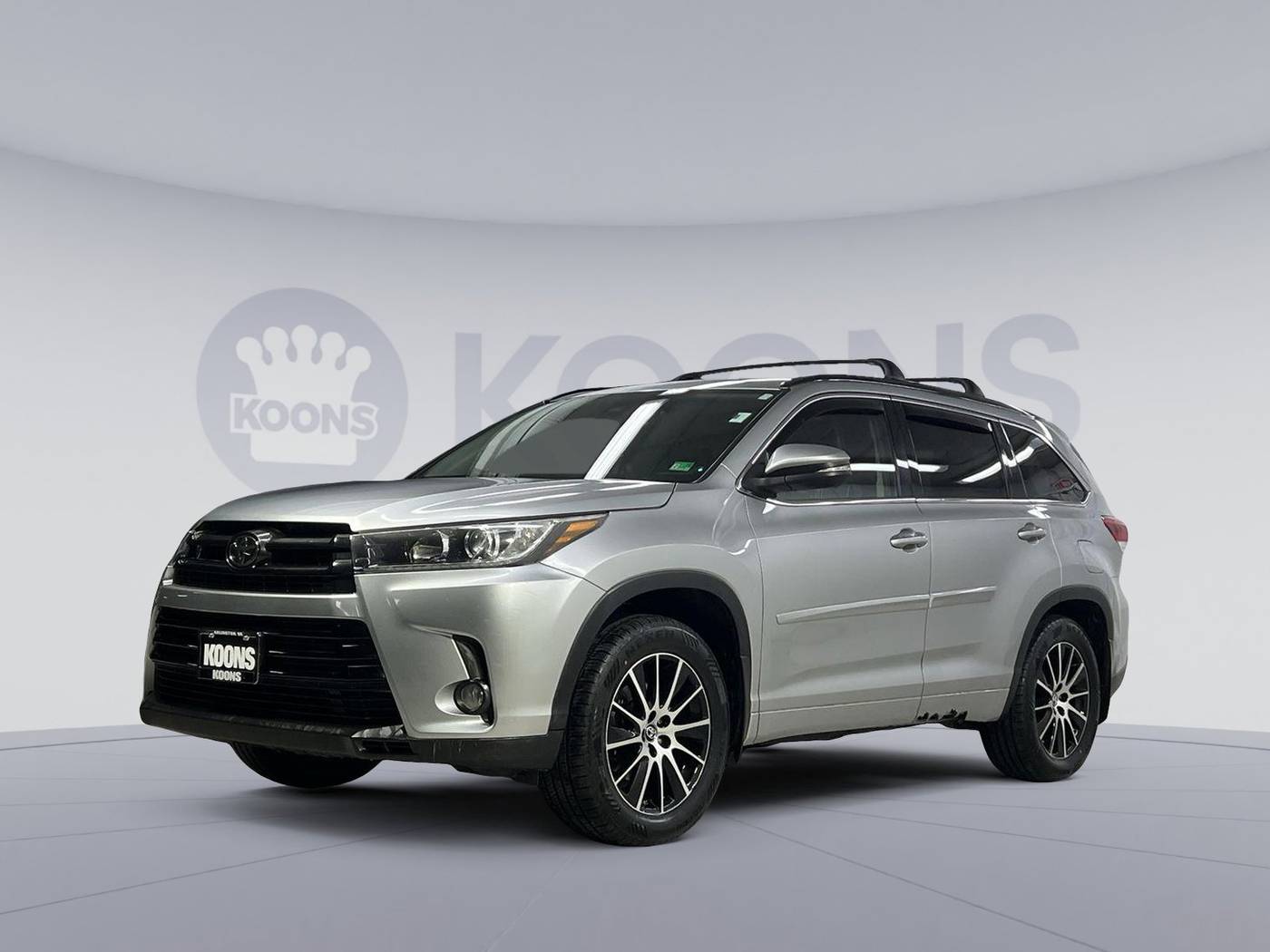 2017 Toyota Highlander SE V6 — SUV — 98,102 mi — Arlington, VA