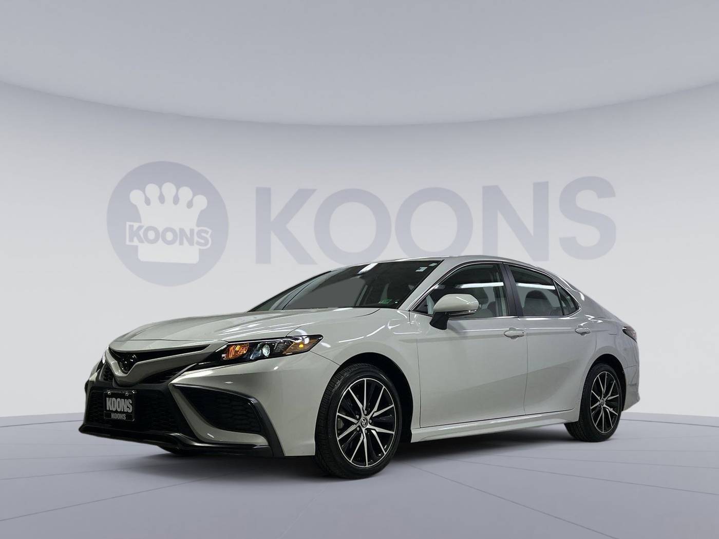2023 Toyota Camry SE — Sedan — 22,052 mi — Arlington, VA