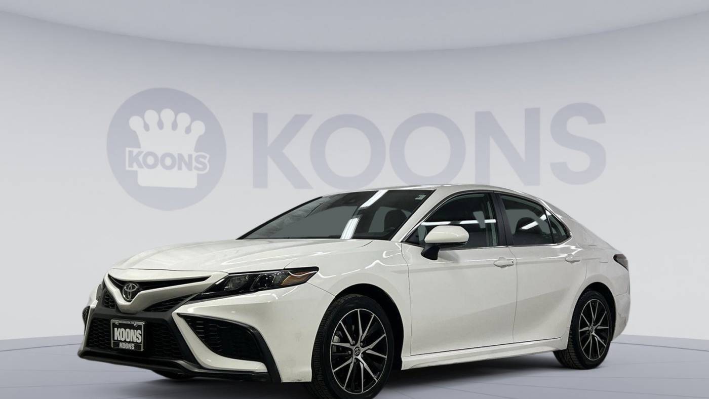 2022 Toyota Camry SE — Sedan — 57,009 mi — Arlington, VA