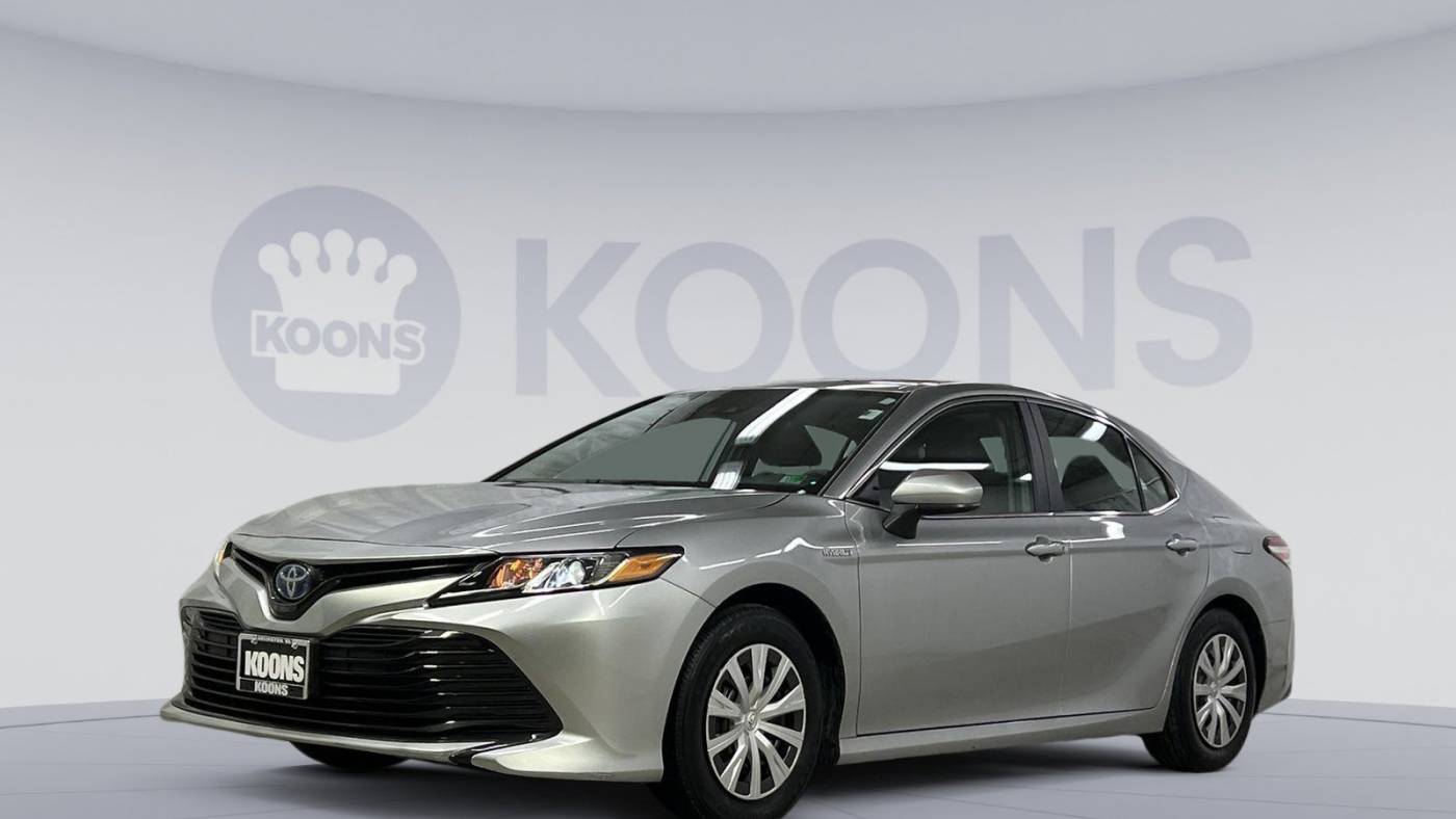 2019 Toyota Camry Hybrid LE — Sedan — 35,860 mi — Arlington, VA