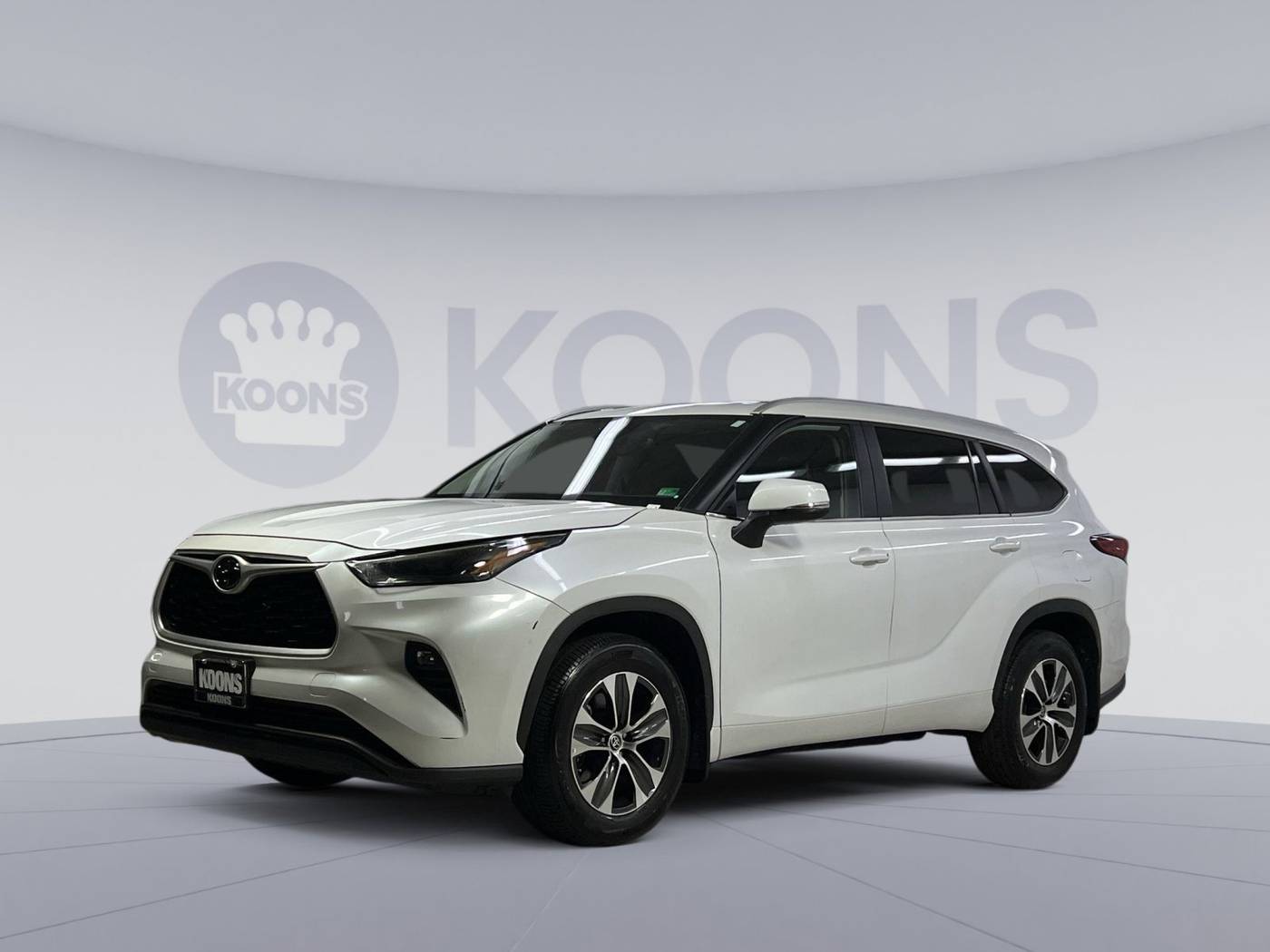 2023 Toyota Highlander XLE — SUV — 18,010 mi — Arlington, VA
