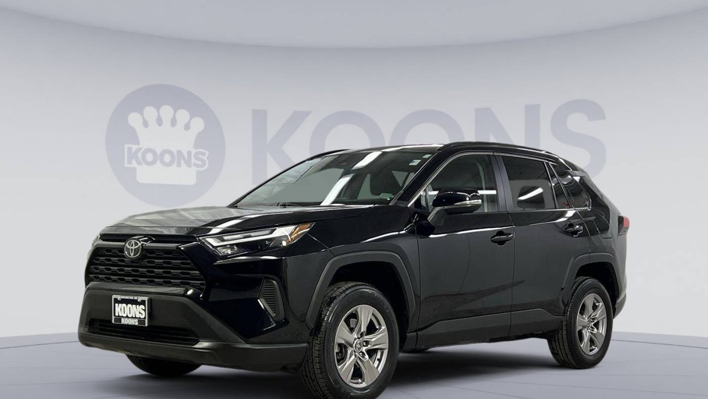 2022 Toyota RAV4 XLE — SUV — 50,444 mi — Arlington, VA