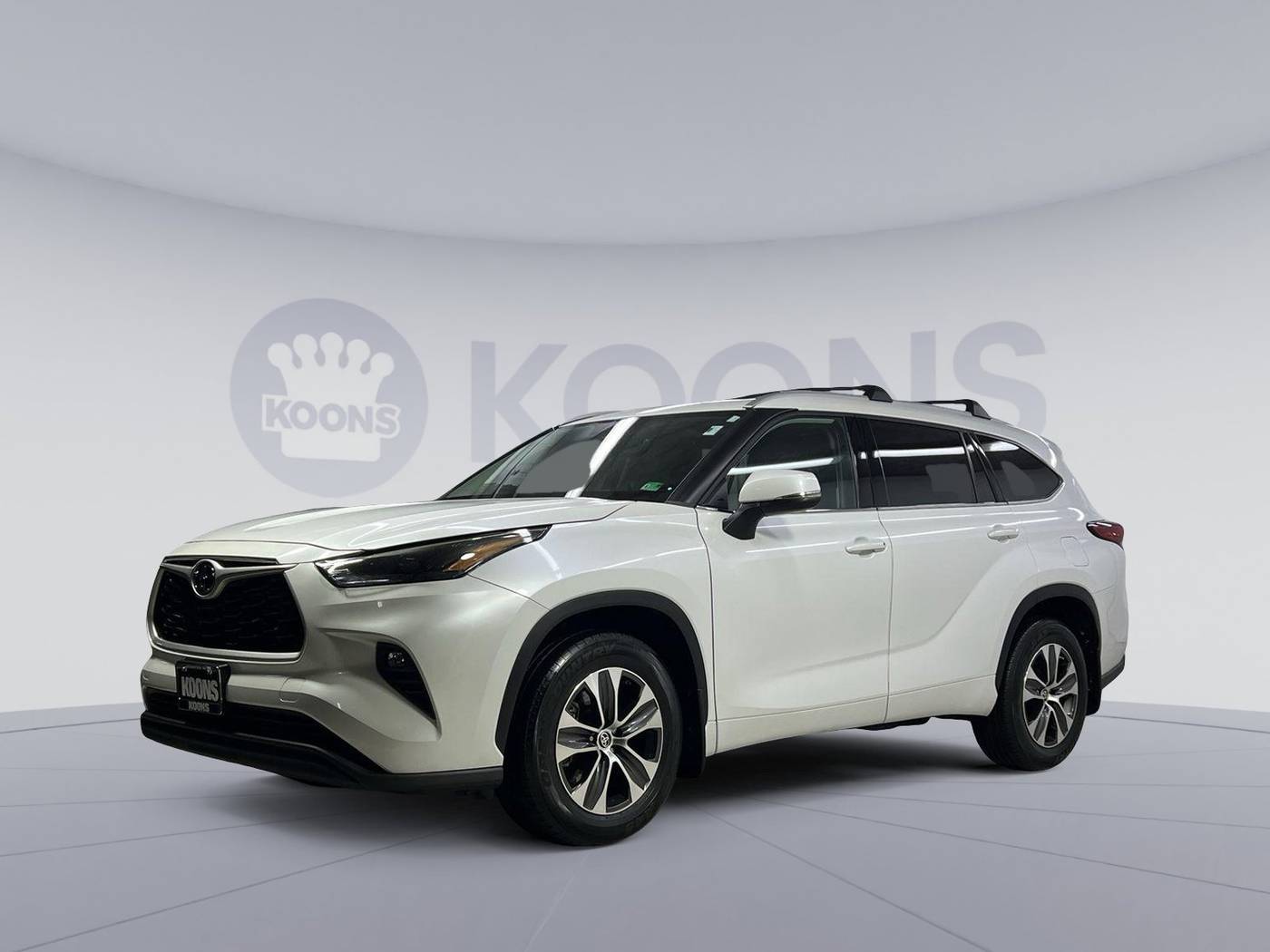 2022 Toyota Highlander XLE — SUV — 21,950 mi — Arlington, VA