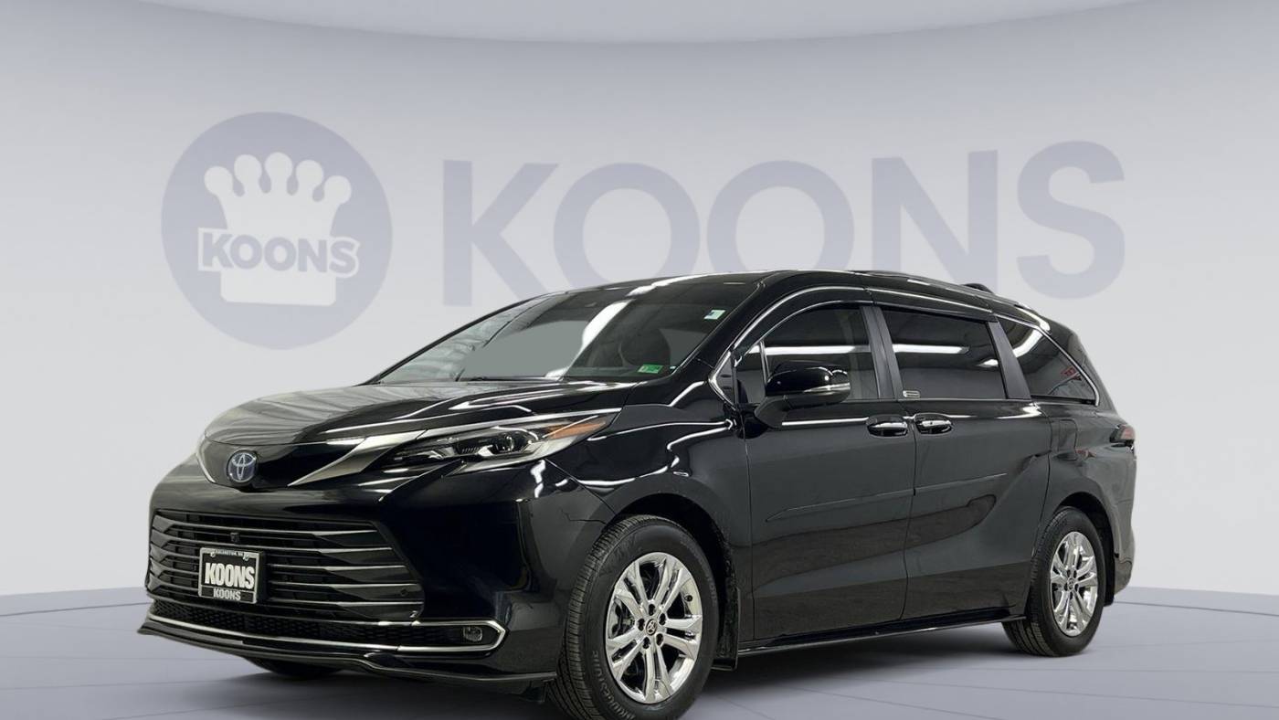 2022 Toyota Sienna Platinum — Minivan — 66,112 mi — Arlington, VA