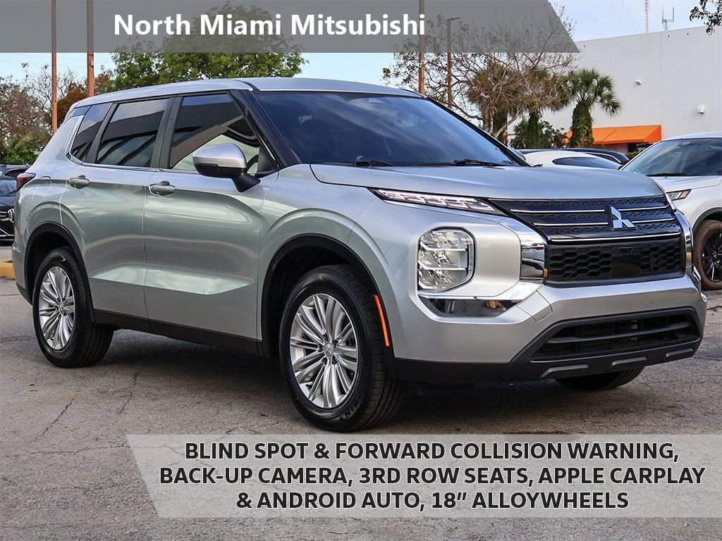 2024 Mitsubishi Outlander ES — SUV — 17,714 mi — Miami Gardens, FL