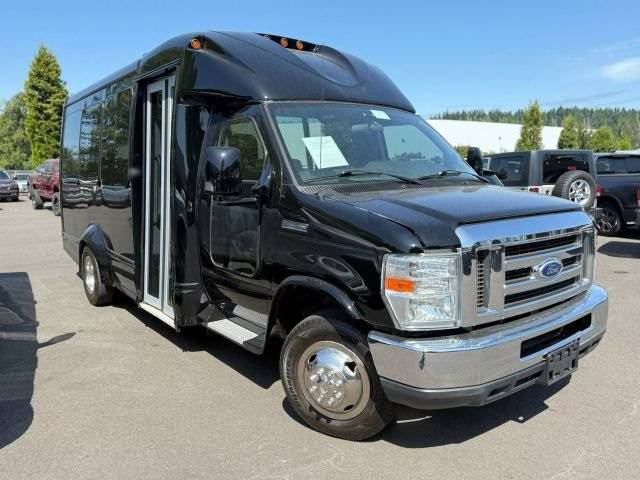 2015 Ford Econoline Commercial Cutaway E-450 — Chassis Cab Truck — 122,499 mi — Woodinville, WA
