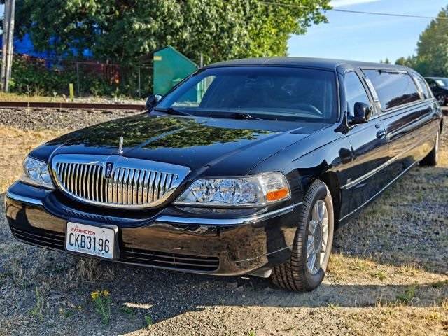 2006 Lincoln Town Car Executive — Sedan — 130,008 mi — Woodinville, WA