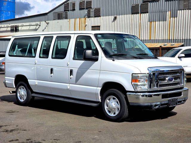 2011 Ford Econoline Wagon E-350 Super Duty XLT