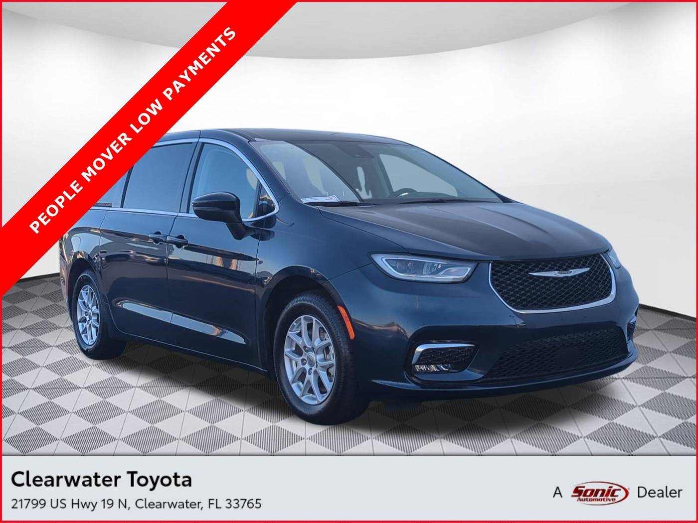 2023 Chrysler Pacifica Touring L — Minivan — 58,427 mi — Clearwater, FL