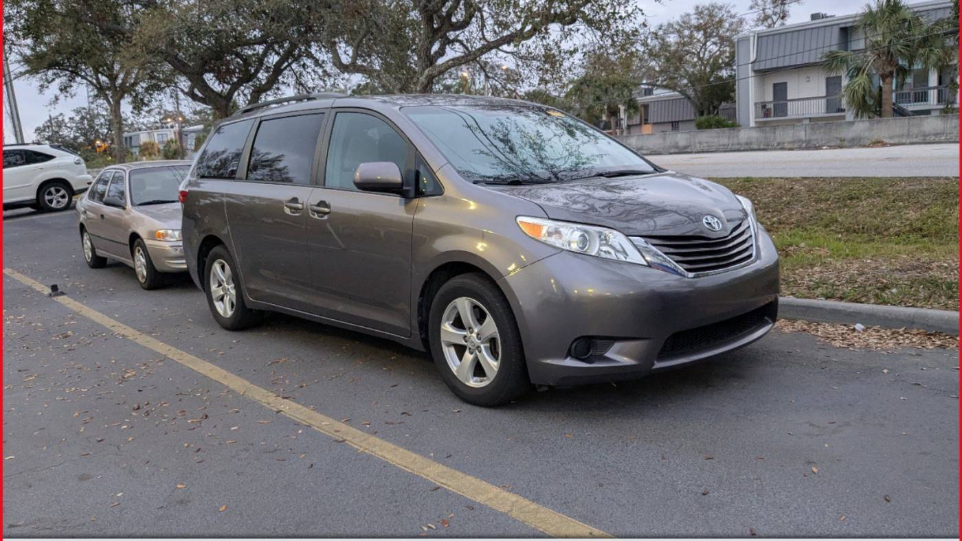 2015 Toyota Sienna LE — Minivan — 92,368 mi — Clearwater, FL