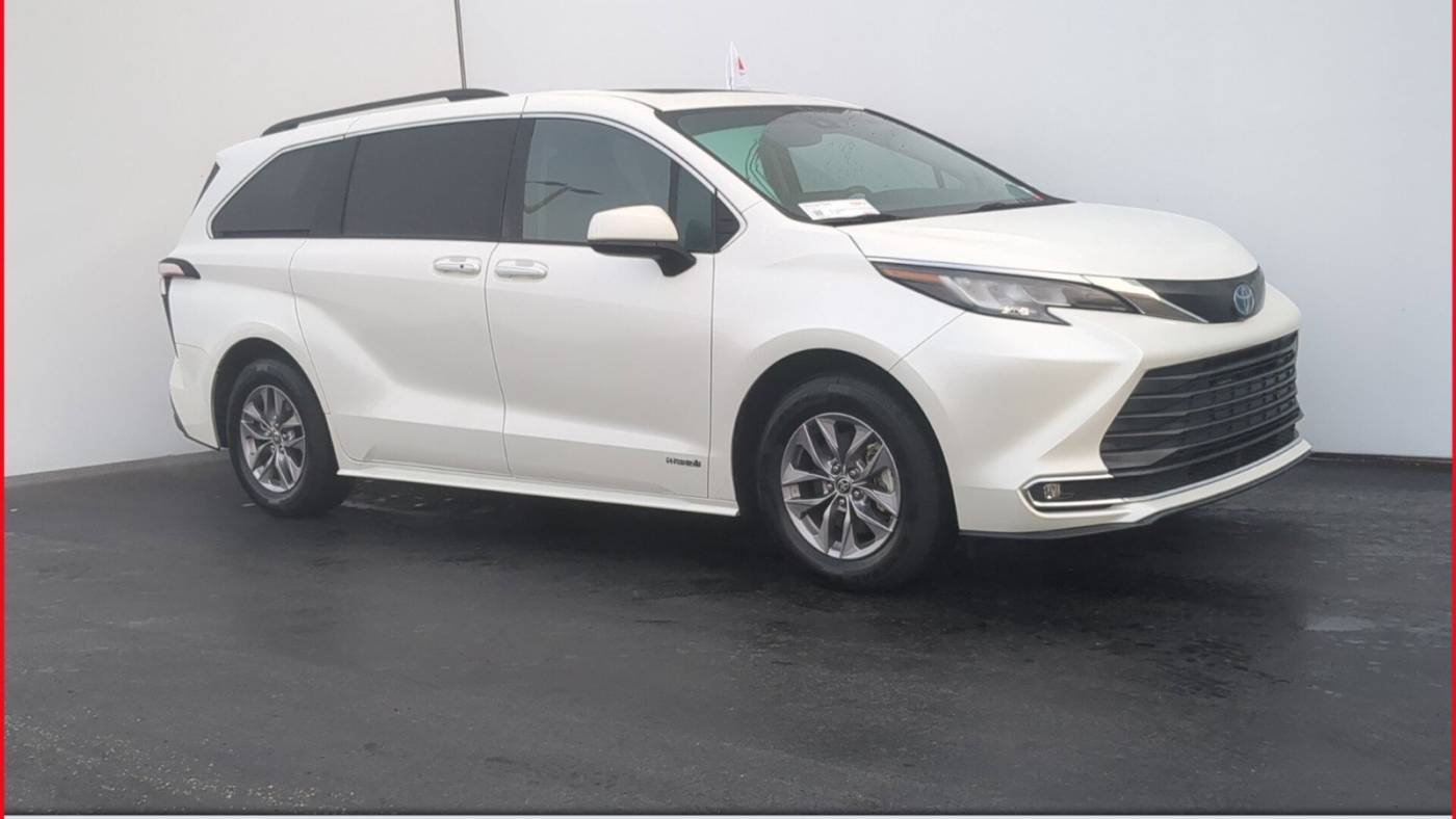 2021 Toyota Sienna XLE — Minivan — 40,425 mi — Clearwater, FL