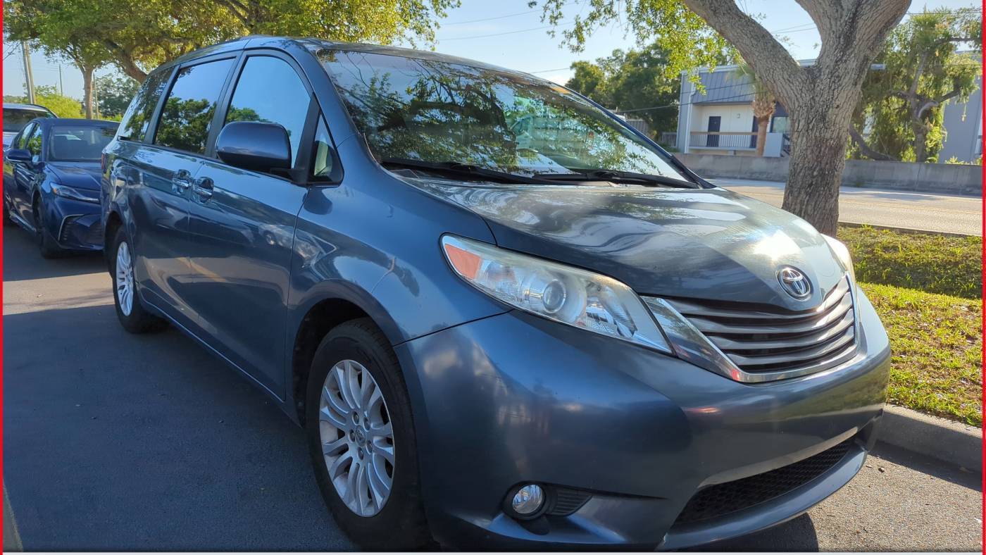 2015 Toyota Sienna XLE