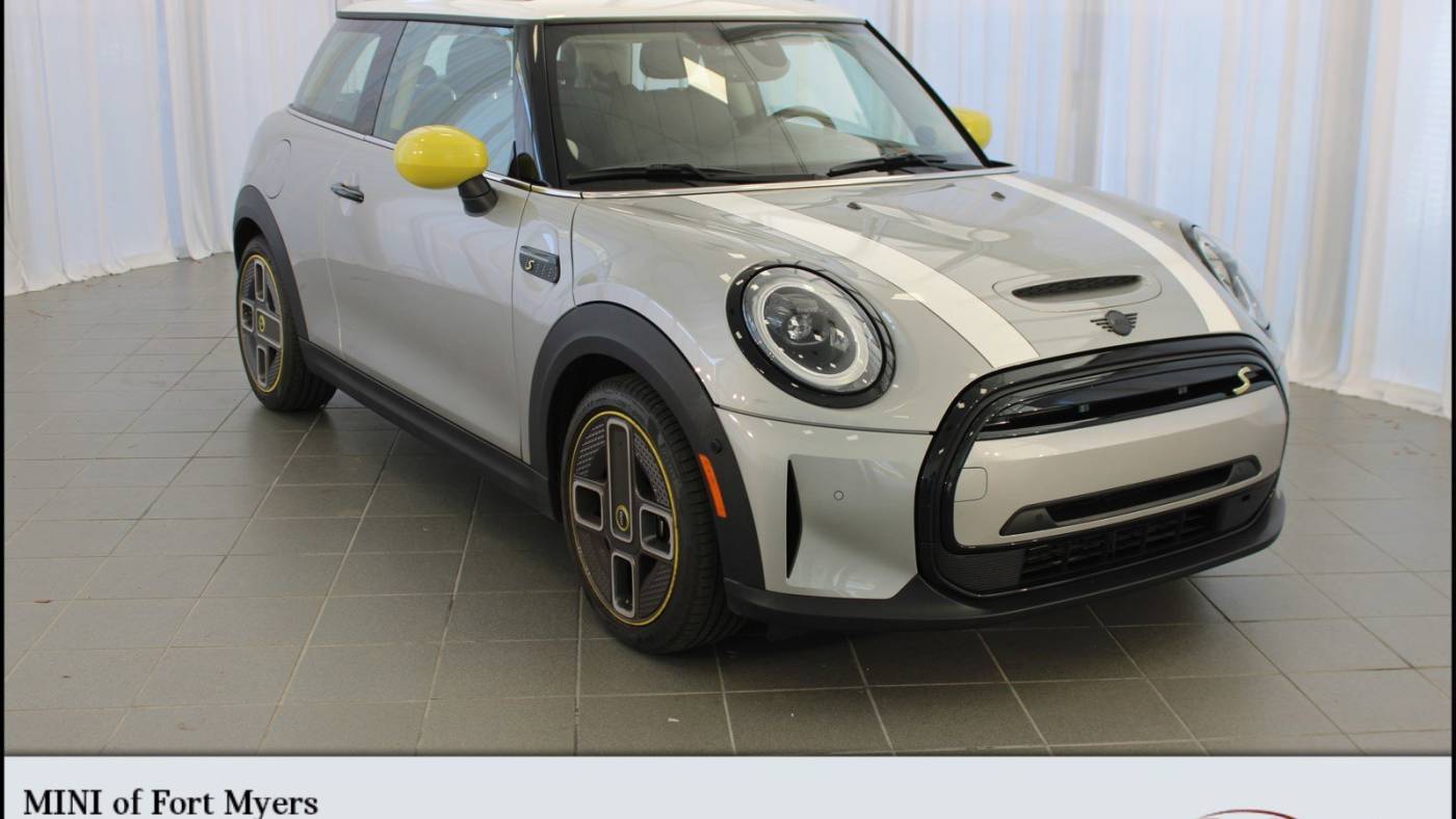 2023 MINI Electric Hardtop Cooper SE — Hatchback — 815 mi — Fort Myers, FL