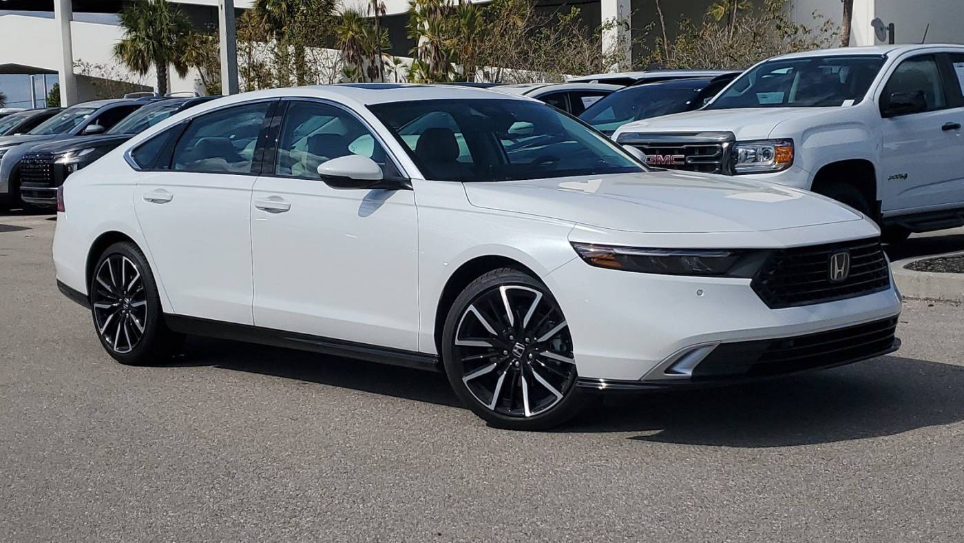 2025 Honda Accord Hybrid Touring — Sedan — 938 mi — Fort Myers, FL