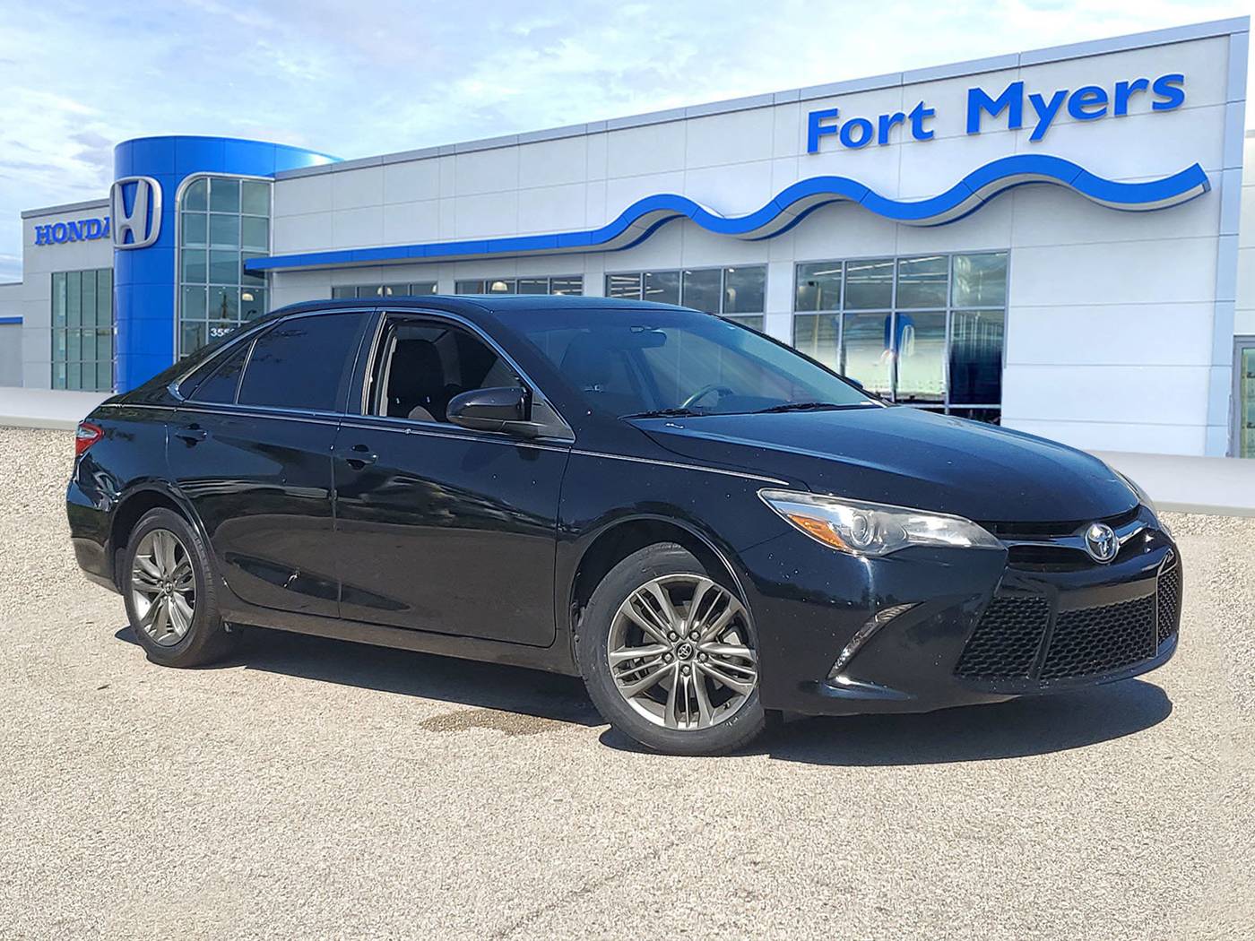 2017 Toyota Camry SE — Sedan — 79,075 mi — Fort Myers, FL