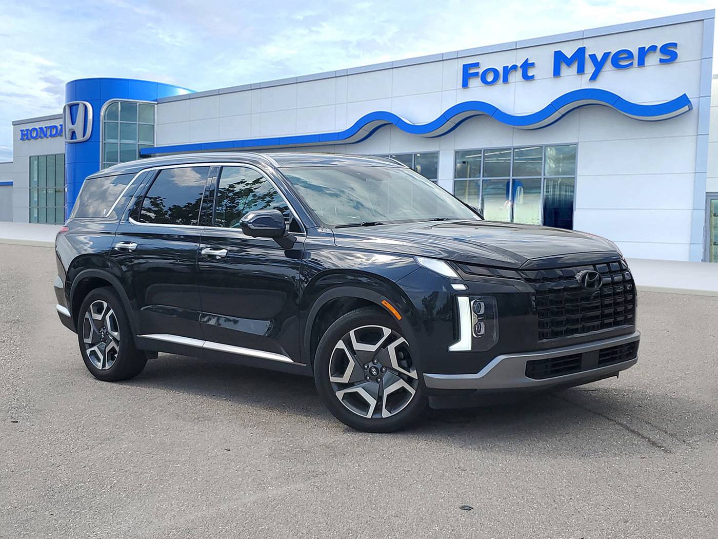 2024 Hyundai Palisade Limited — SUV — 20,359 mi — Fort Myers, FL