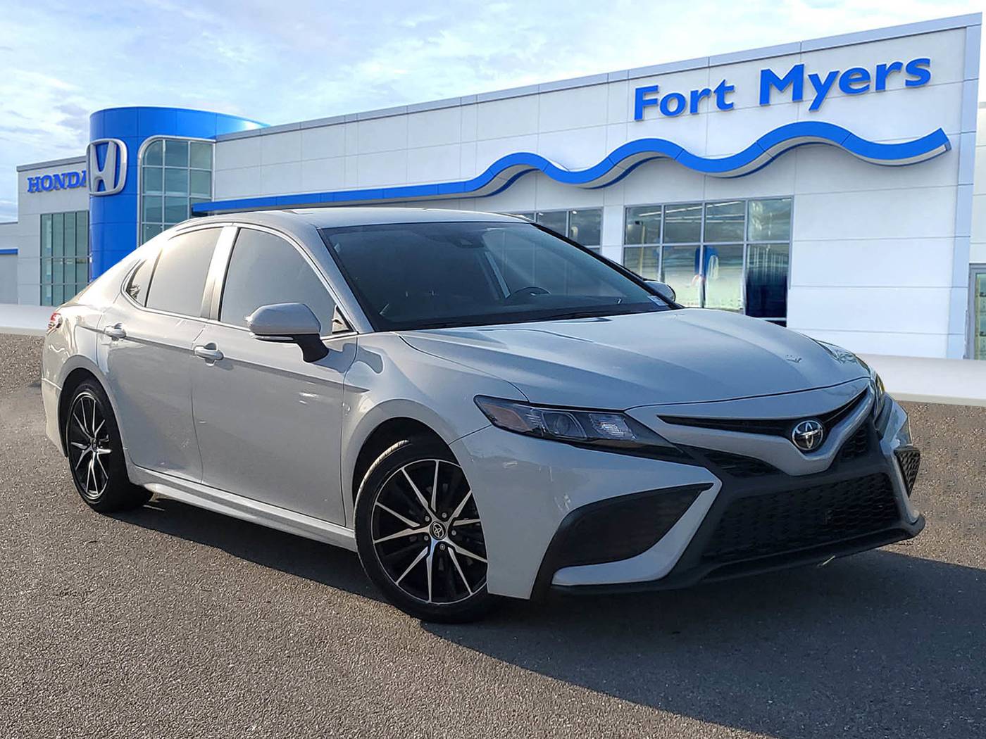 2024 Toyota Camry SE — Sedan — 37,800 mi — Fort Myers, FL