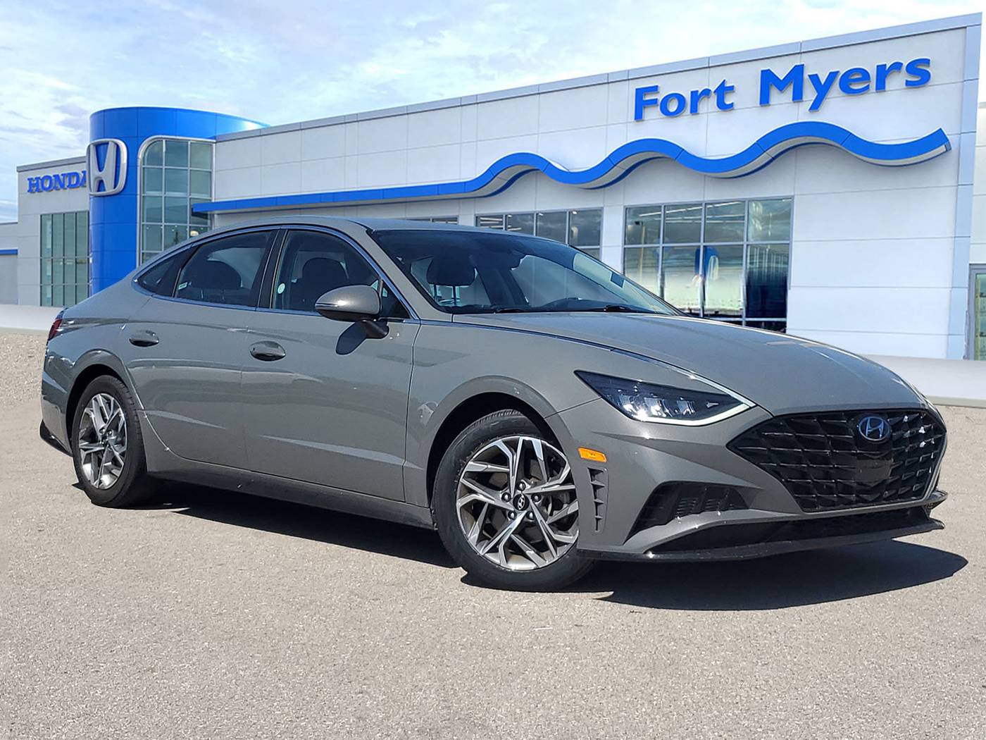 2023 Hyundai Sonata SEL — Sedan — 40,518 mi — Fort Myers, FL