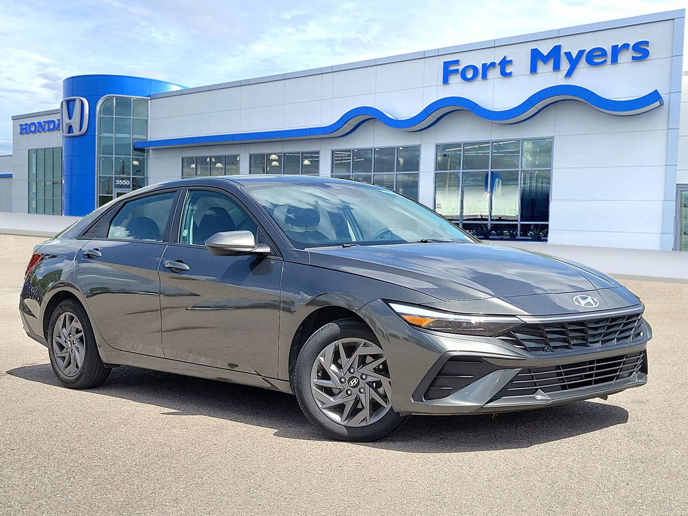 2024 Hyundai Elantra SEL — Sedan — 33,841 mi — Fort Myers, FL
