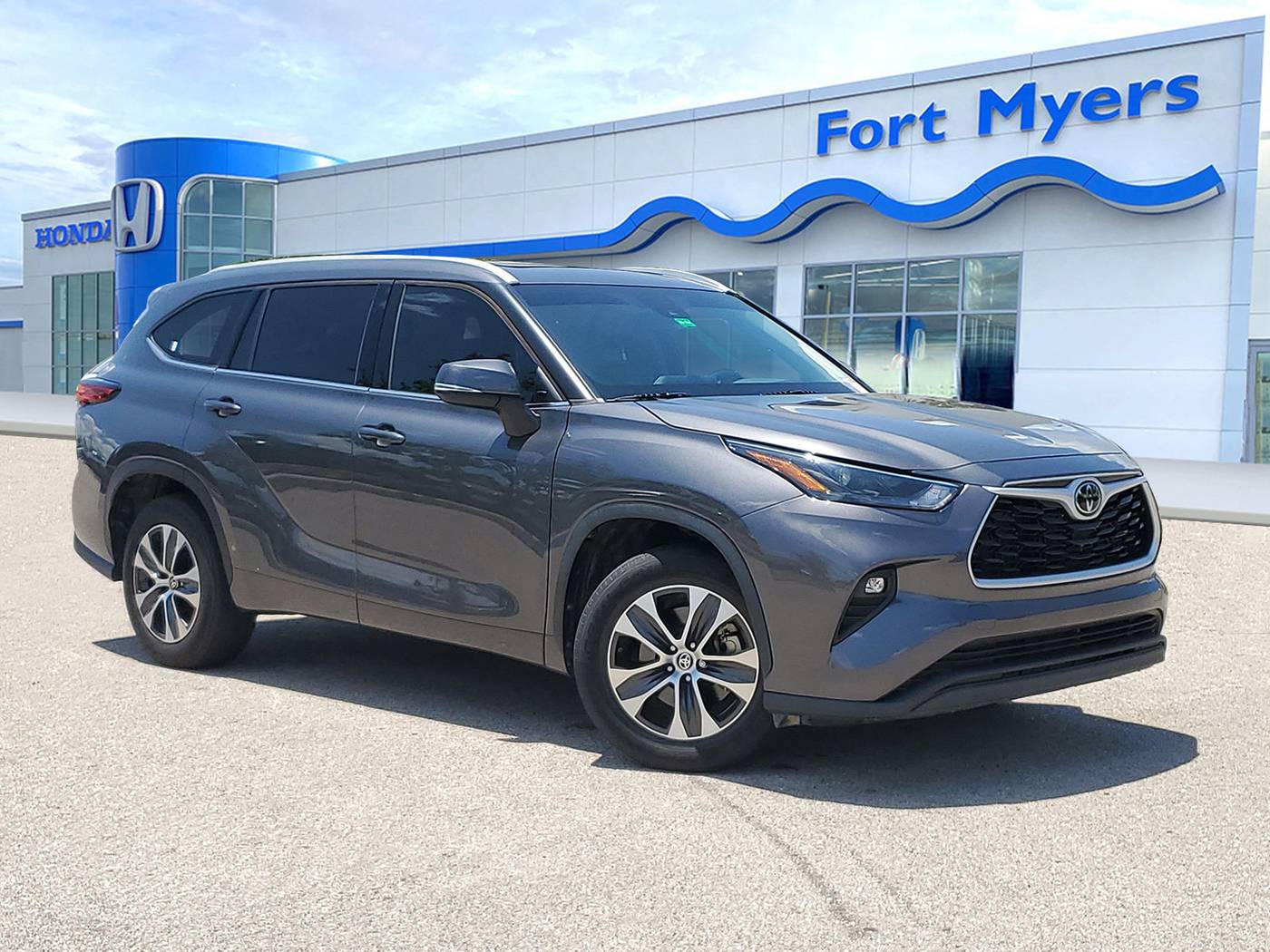 2022 Toyota Highlander XLE — SUV — 30,733 mi — Fort Myers, FL