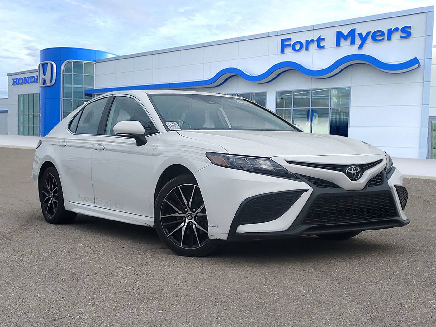 2023 Toyota Camry SE — Sedan — 27,106 mi — Fort Myers, FL