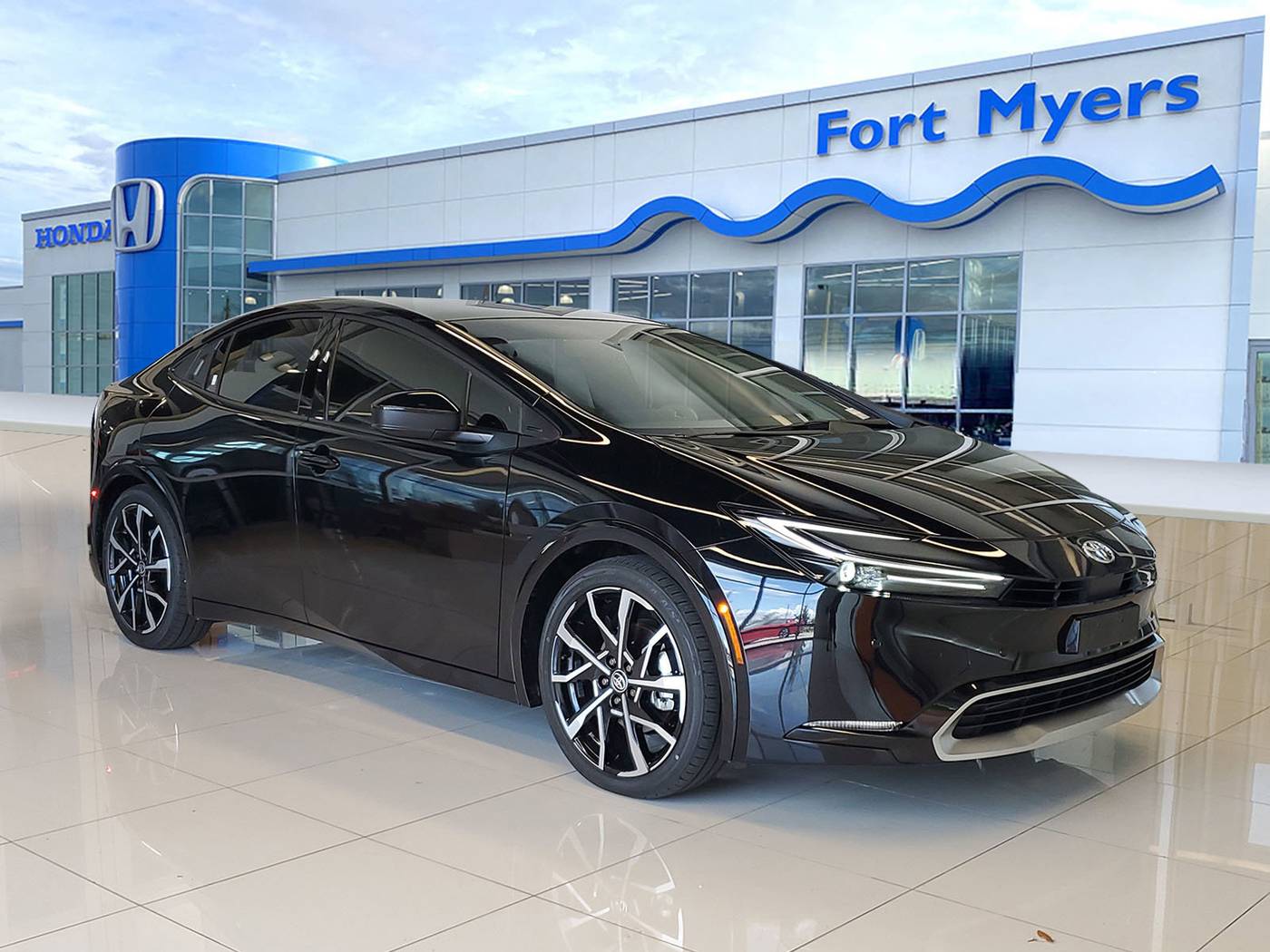 2024 Toyota Prius Prime XSE — Hatchback — 559 mi — Fort Myers, FL